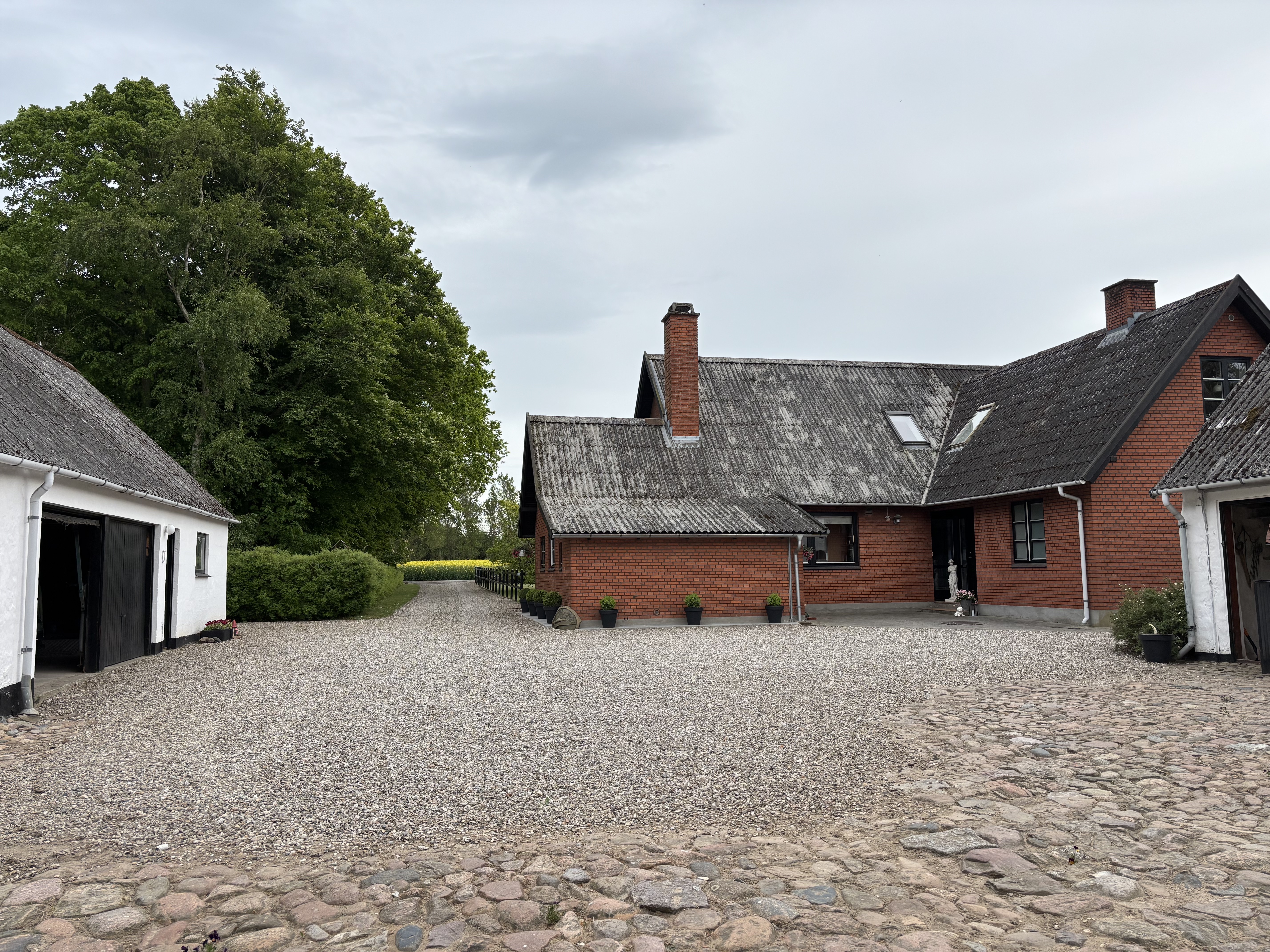 Gårdsplads 1